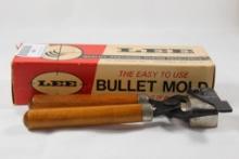 One Lee wood handle single cavity bullet mold 220 gr LFN .456. For Ruger old army. Used in box.
