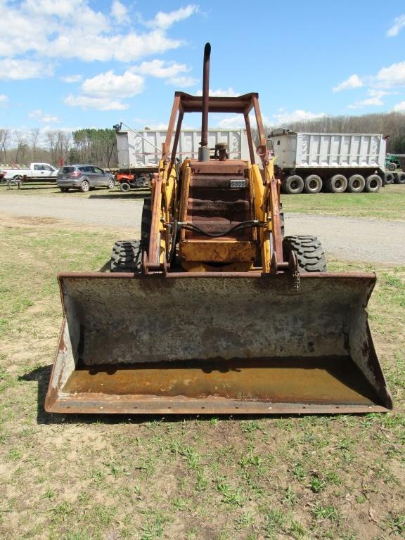 Case 480F LL Landscape Tractor