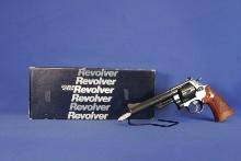 Smith & Wesson Model 57 Revolver. 41 Magnum. LNIB. Not Legal For Sale In California. SN# AHV4583