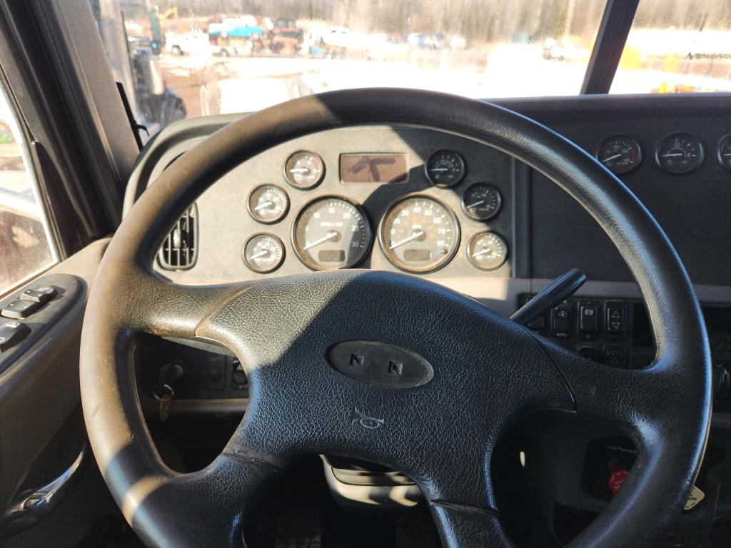 2012 Peterbilt 365 Truck Tractor