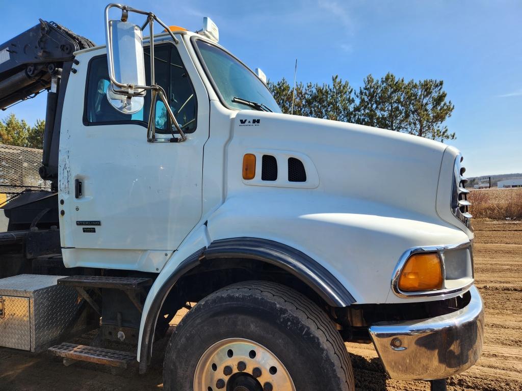 2004 Sterling L9500 Knuckle Boom Crane Truck