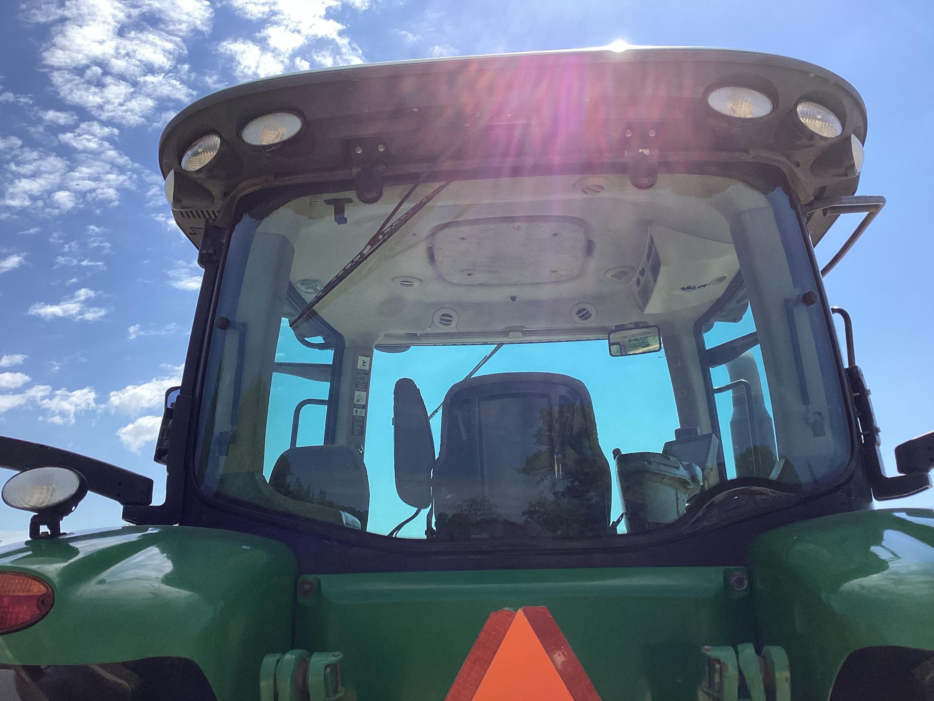 2014 John Deere 7210R Tractor
