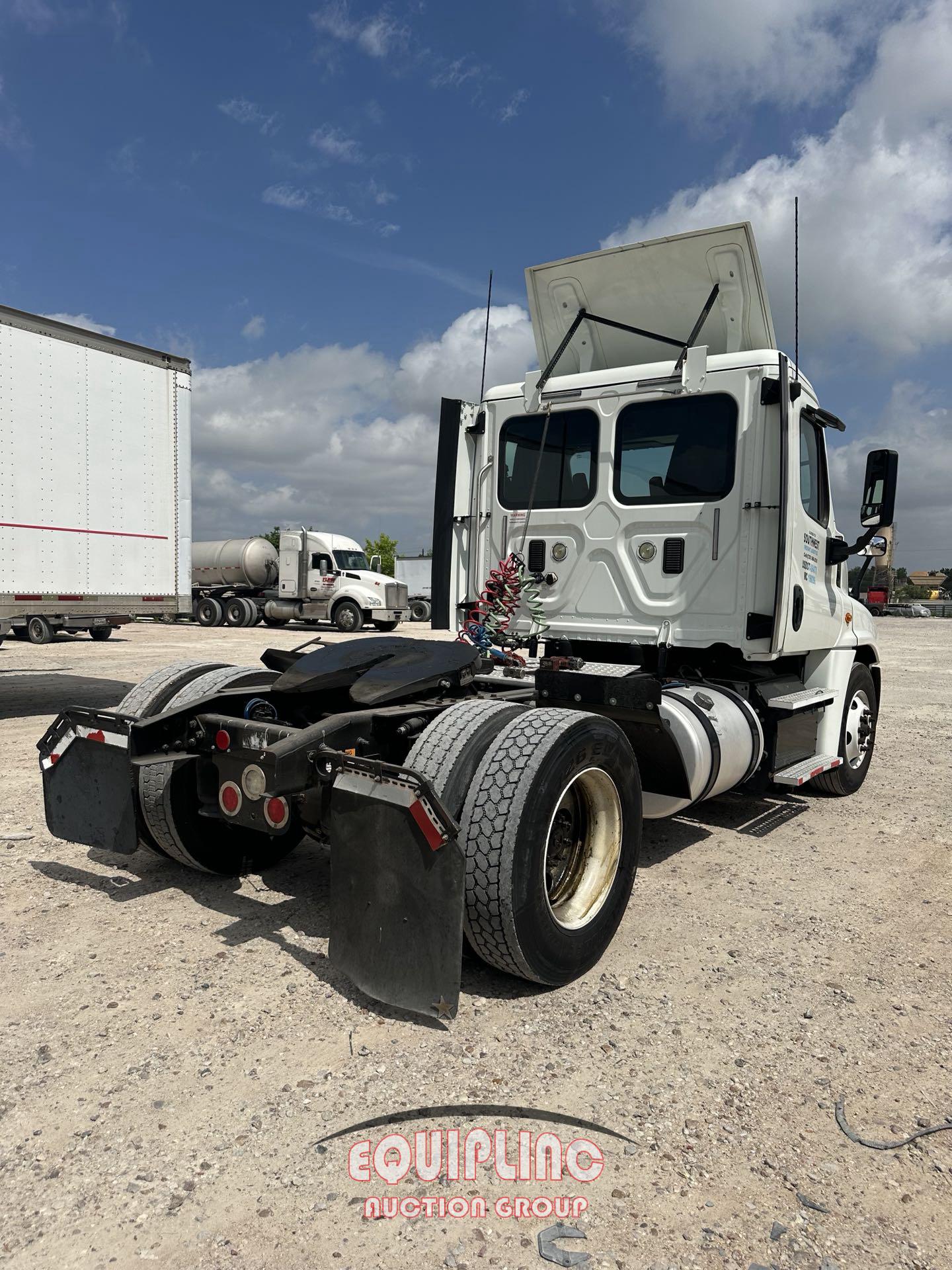 2016 FREIGHTLINER CASCADIA SINGLE AXLE DAY CAB