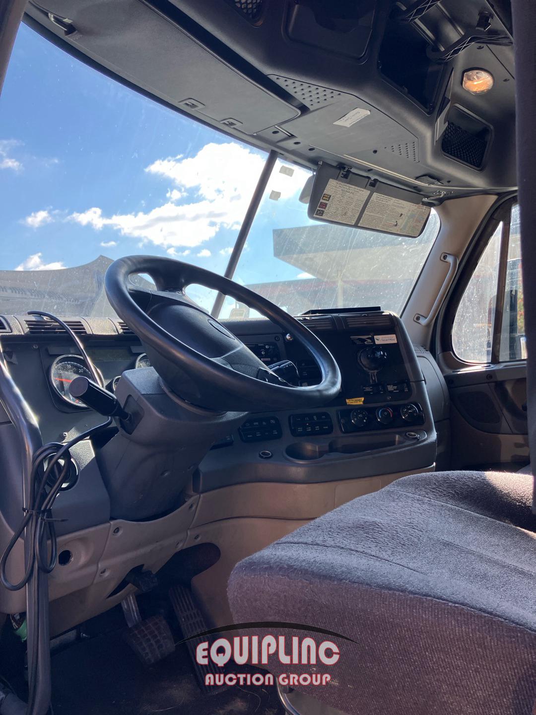 2018 FREIGHTLINER CASCADIA SLEEPER