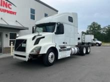 2005 Volvo VNL670 SLEEPER TRUCK