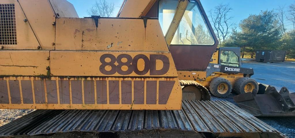 Case 880 Excavator (RUNS) (AS IS)