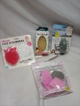4Pc Womens Lot- Shampoo Massager, Dry Brush, Face Scrubbers, Sponges