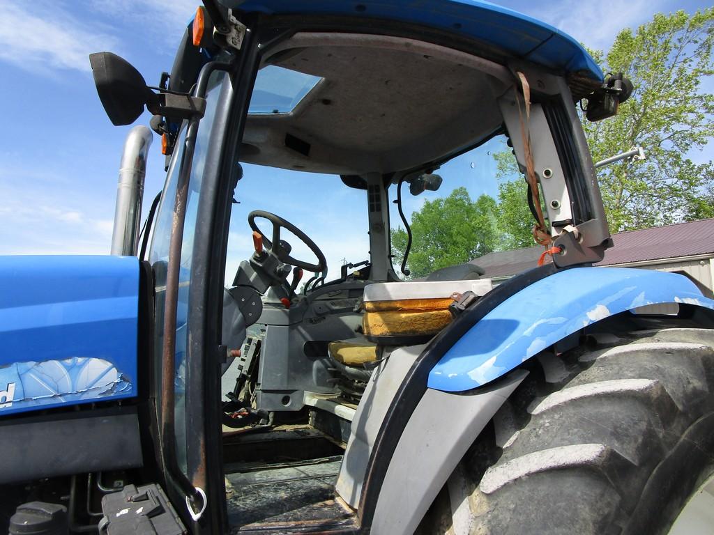 NEW HOLLAND 6050 TRACTOR