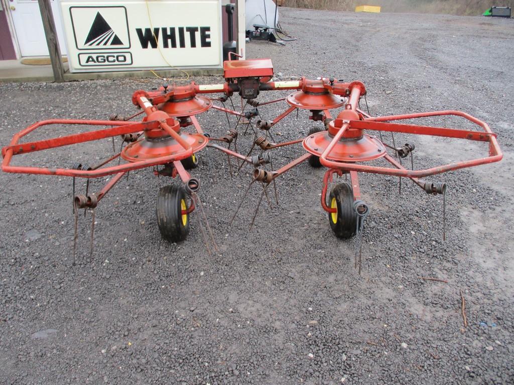 NEW HOLLAND 163 HAY TEDDER