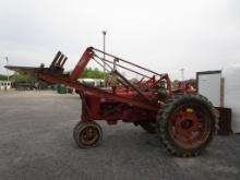 FARMALL H W LOADER