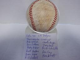 1970'S LOS ANGELES DODGERS SIGNED BASEBALL. TOM LASORDA, SON SUTTON, R SUTCLIFFE, K BRETT & OTHERS