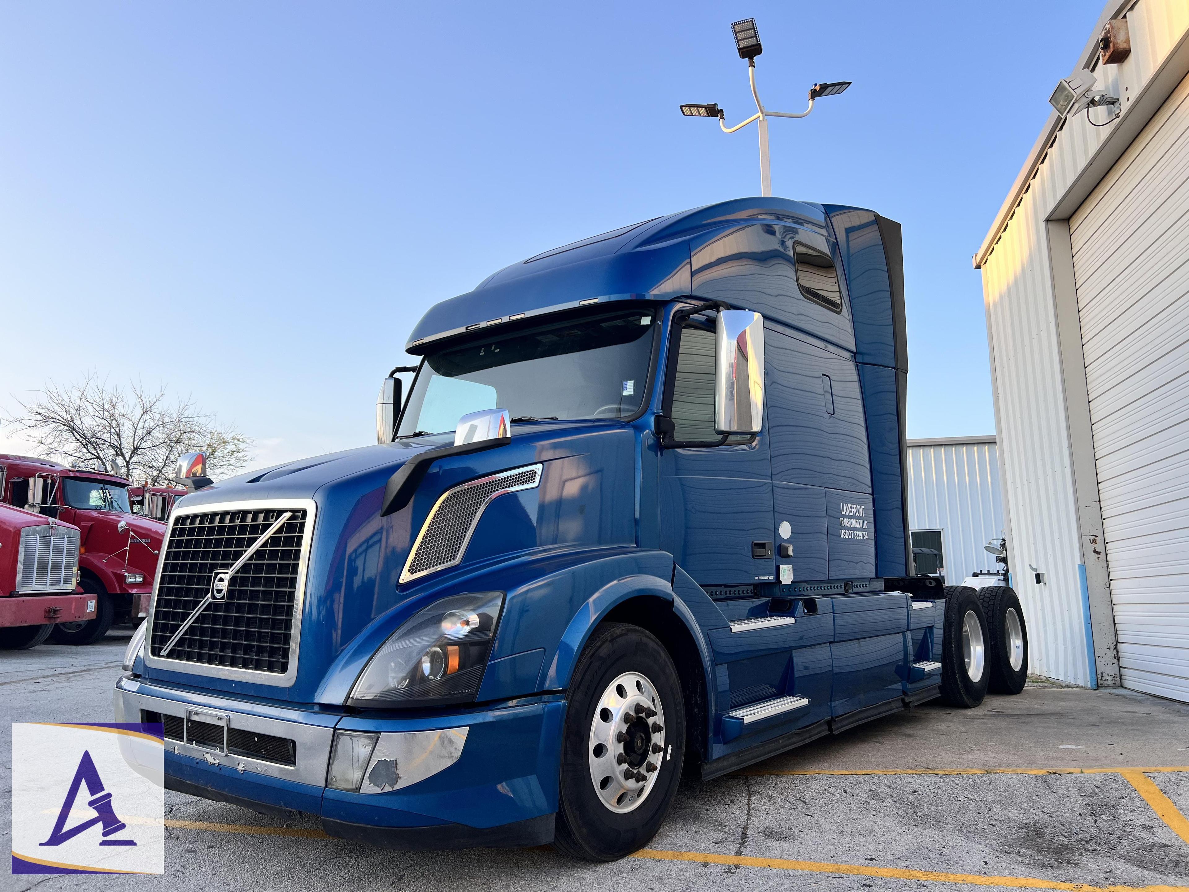 2016 Volvo Truck Tractor with Sleeper, Detroit DD13 455HP Vin# 4V4NC9EH4HN971537