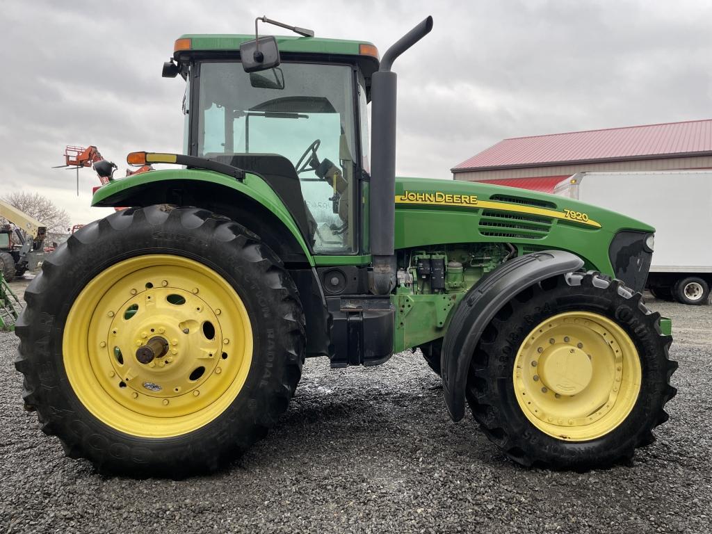 John Deere 7920 Tractor