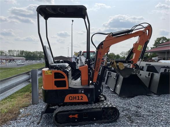 AGT QH12 Excavator