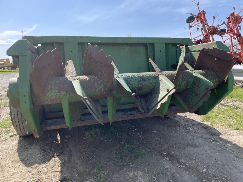 John Deere 780 Spreader