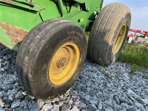 John Deere 449 MegaWidePlus Round Baler