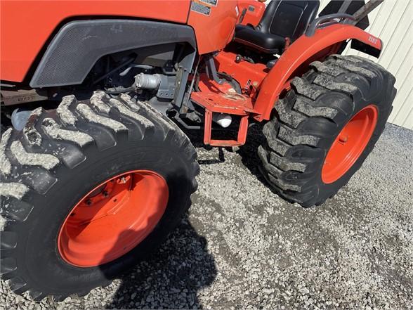 Kubota MX5800HST Tractor