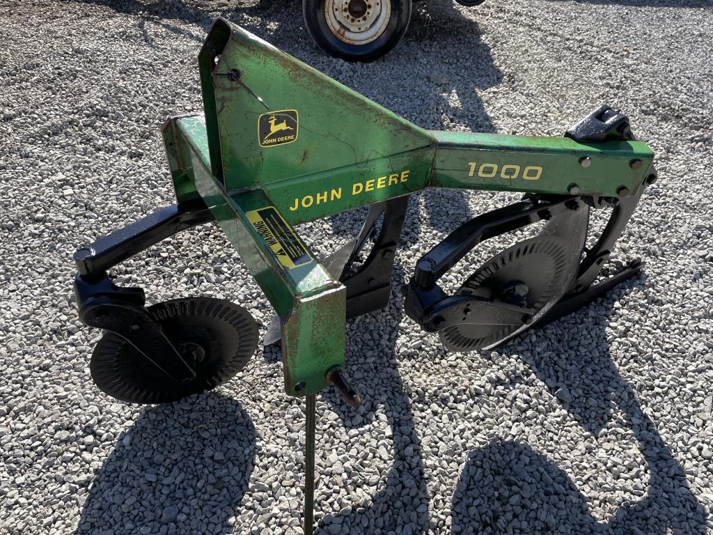 John Deere 1000 Plow