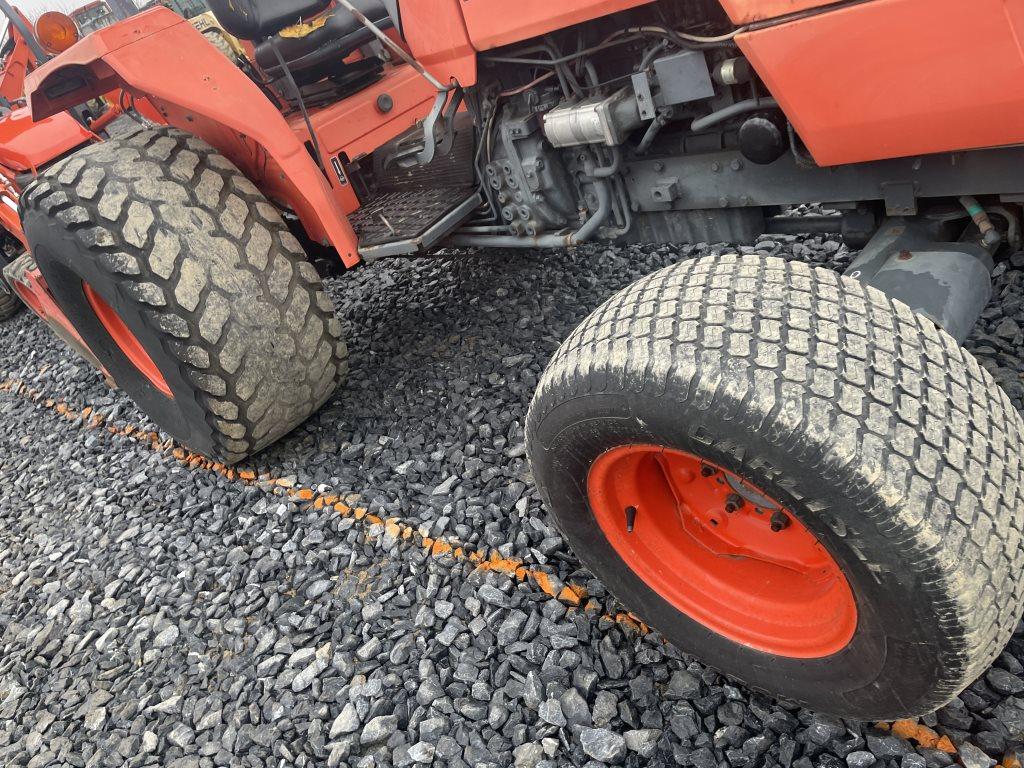 Kubota M4900 Tractor