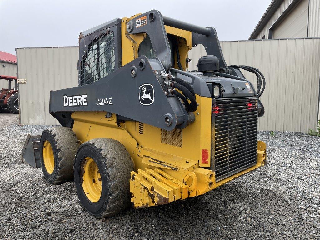 Deere 324E Wheel Skid Loader