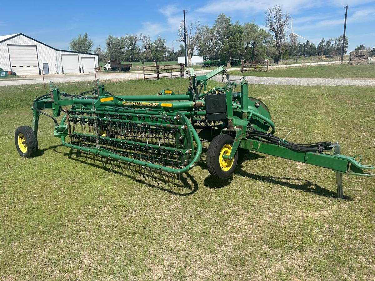 John Deere 705