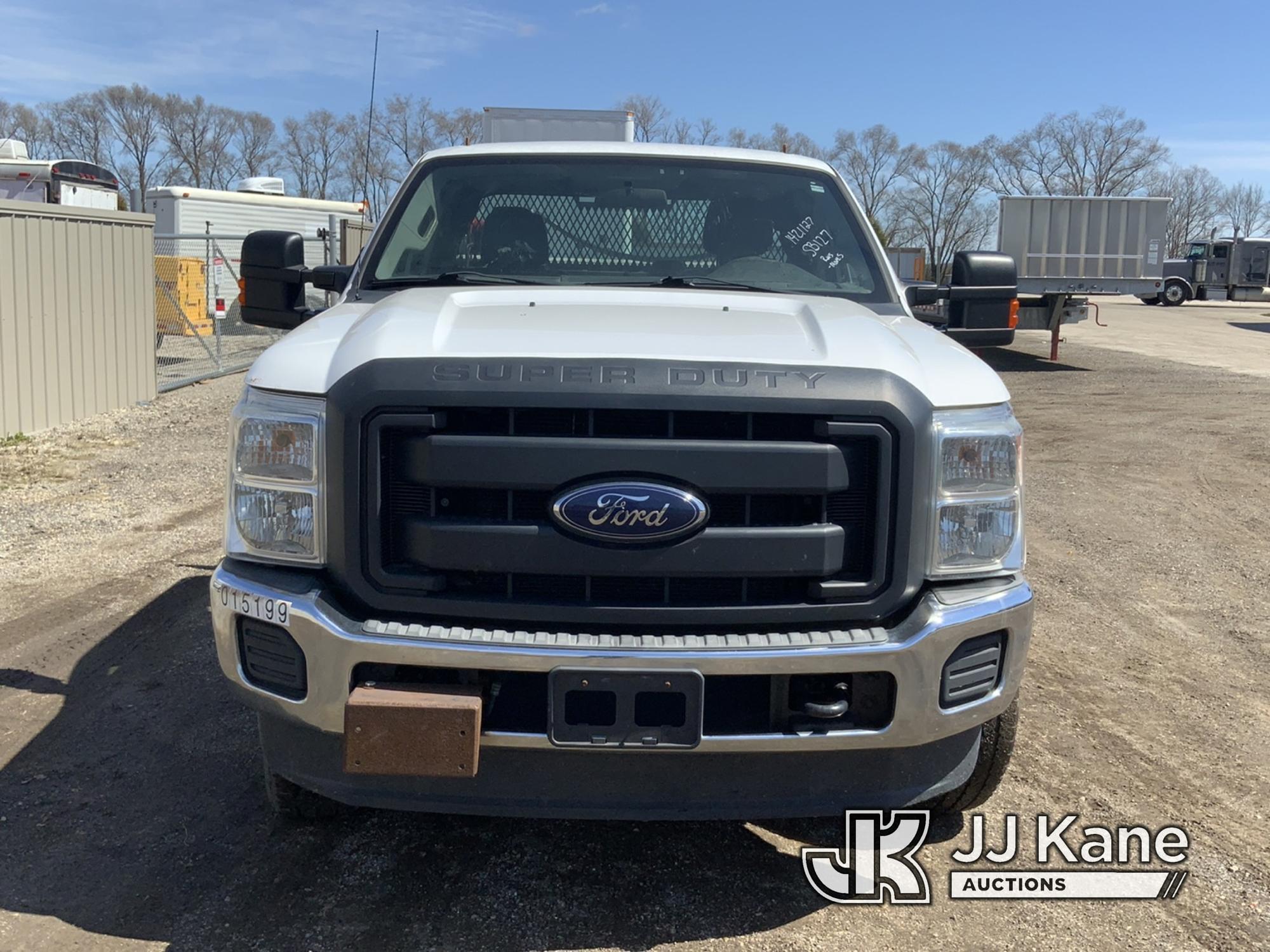 (South Beloit, IL) 2015 Ford F250 4x4 Extended-Cab Pickup Truck Runs & Moves) (Body Damage
