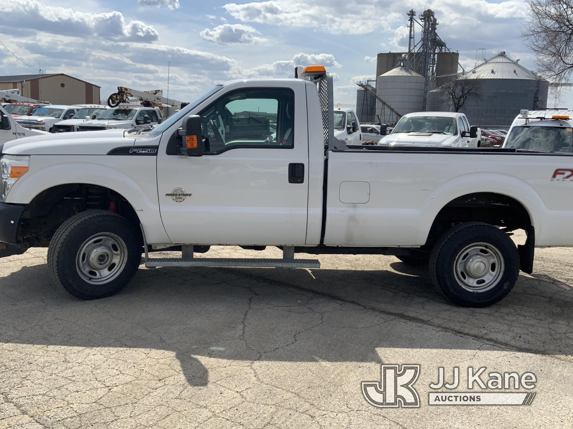 (South Beloit, IL) 2015 Ford F250 4x4 Pickup Truck Runs & Moves