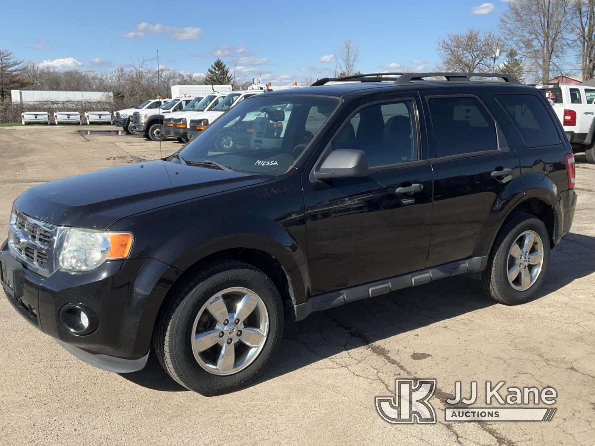 (South Beloit, IL) 2012 Ford Escape AWD Sport Utility Vehicle Runs & Moves) (Jump to Start-Needs Bat