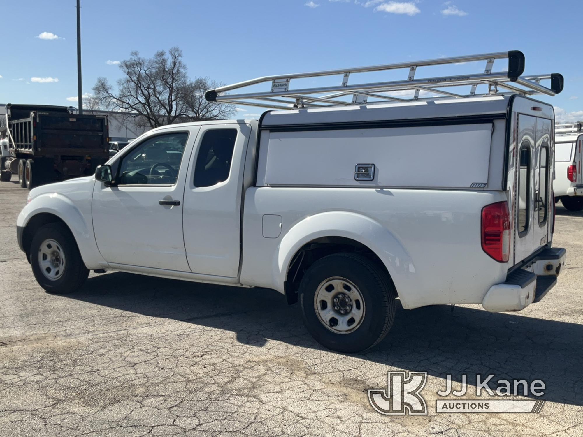 (South Beloit, IL) 2017 Nissan Frontier Extended-Cab Pickup Truck Runs, Moves, Paint Damage