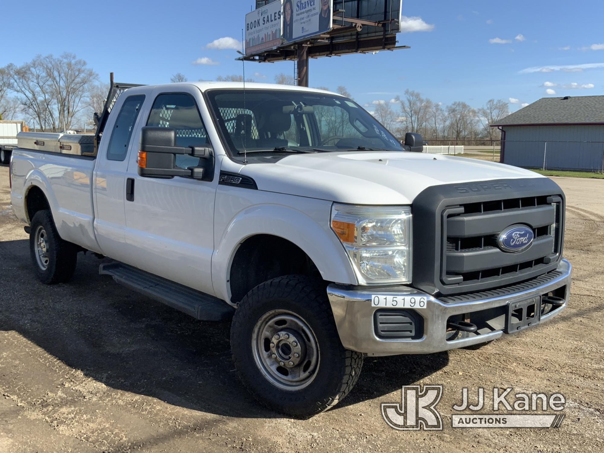 (South Beloit, IL) 2015 Ford F250 4x4 Extended-Cab Pickup Truck Runs & Moves