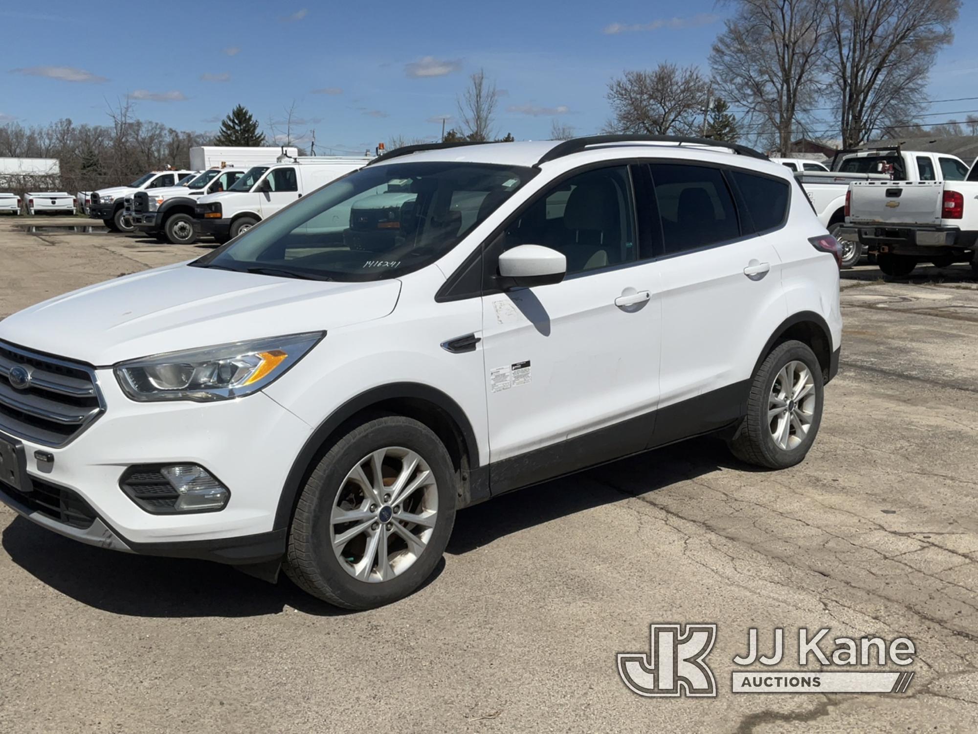 (South Beloit, IL) 2017 Ford Escape 4x4 Sport Utility Vehicle Runs & Moves) (Jump to Start-Needs Bat