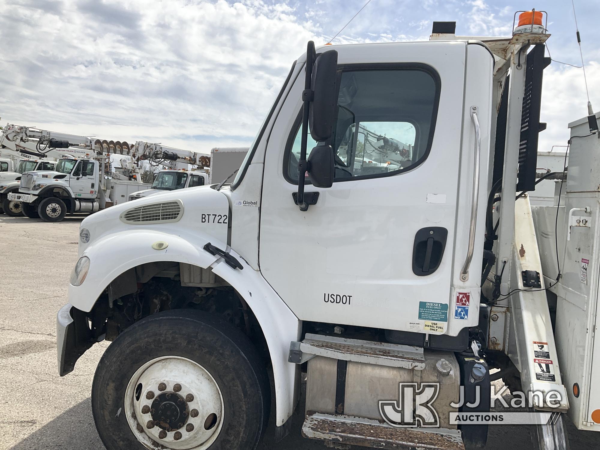 (Kansas City, MO) Altec AA755-MH, Material Handling Bucket Truck rear mounted on 2014 Freightliner M