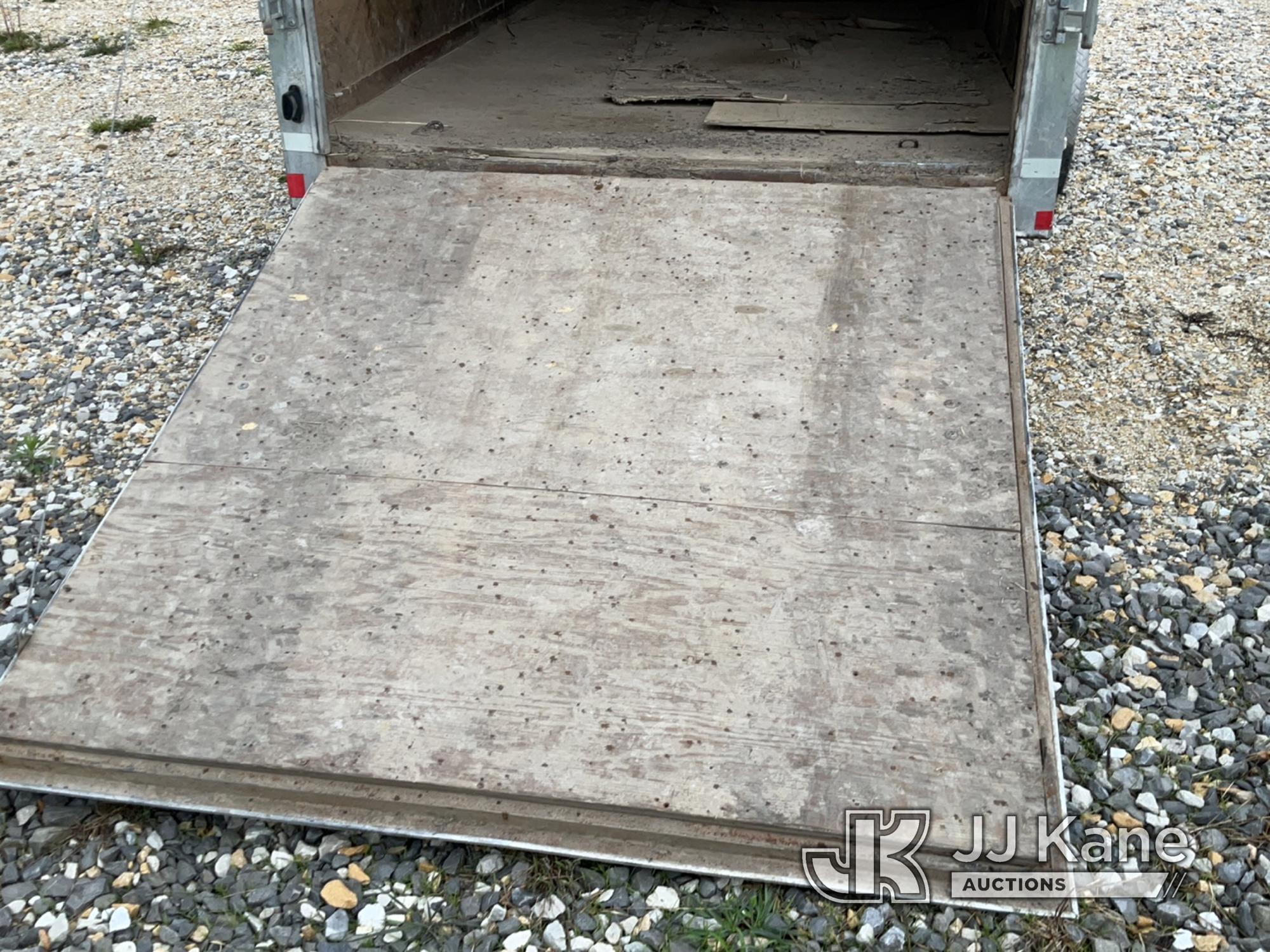 (Hawk Point, MO) 2016 Forest River Enclosed Trailer Missing Axle, Paint & Body Damage) (Seller State