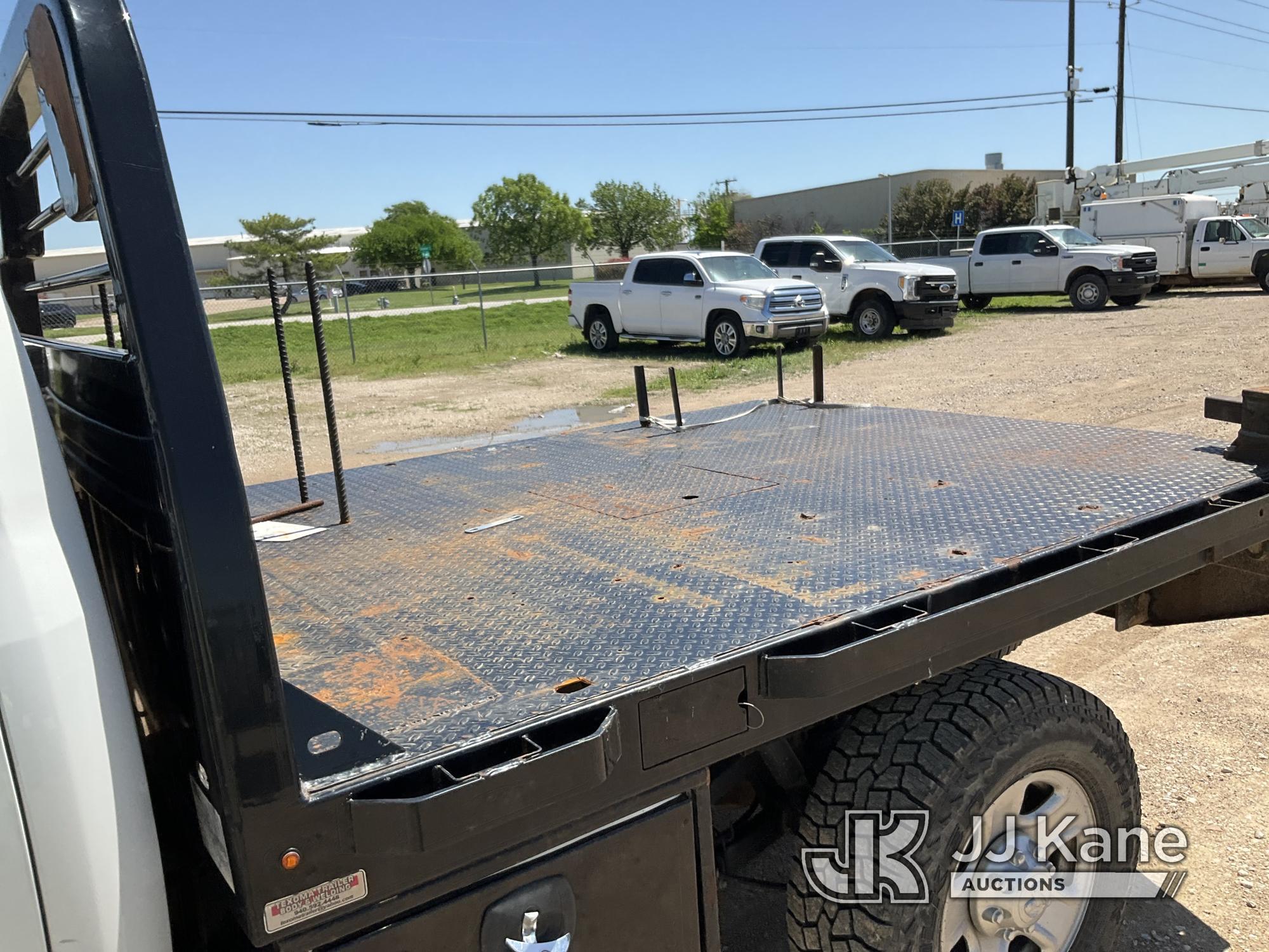 (Waxahachie, TX) 2018 RAM 2500 4x4 Crew-Cab Flatbed Truck Runs & Moves,