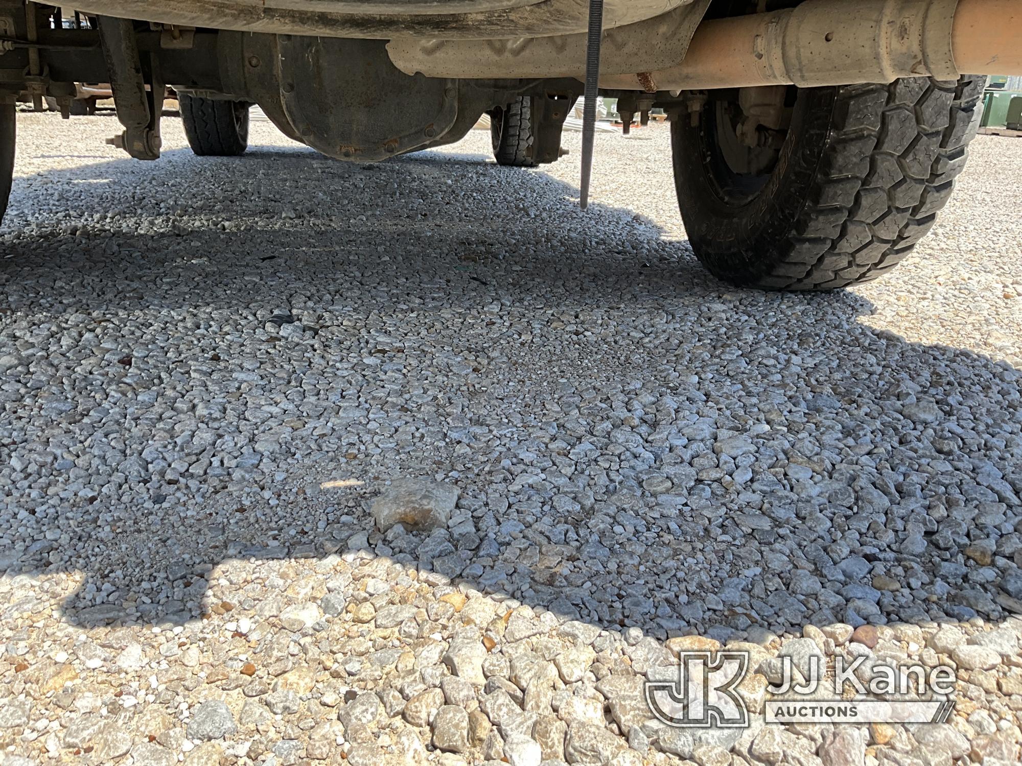 (Azle, TX) 2018 Ford F250 4x4 Service Truck, Cooperative owned Runs and Moves, TPMS Light On