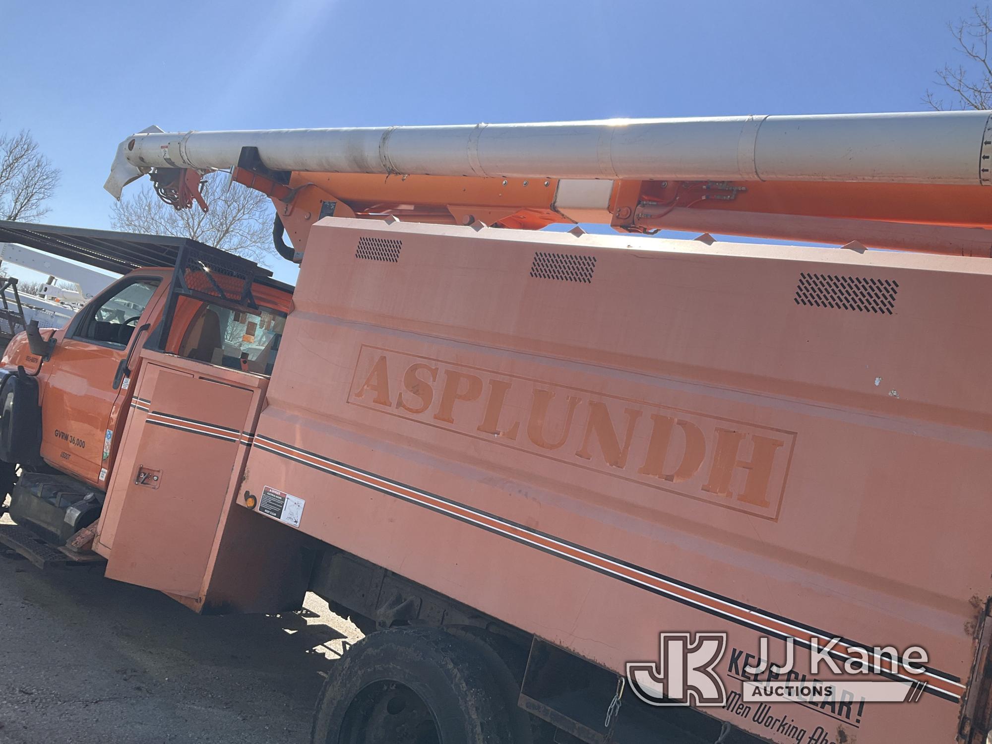 (Kansas City, MO) Altec LRV 55, Over-Center Bucket Truck mounted behind cab on 2006 GMC C7500 Chippe