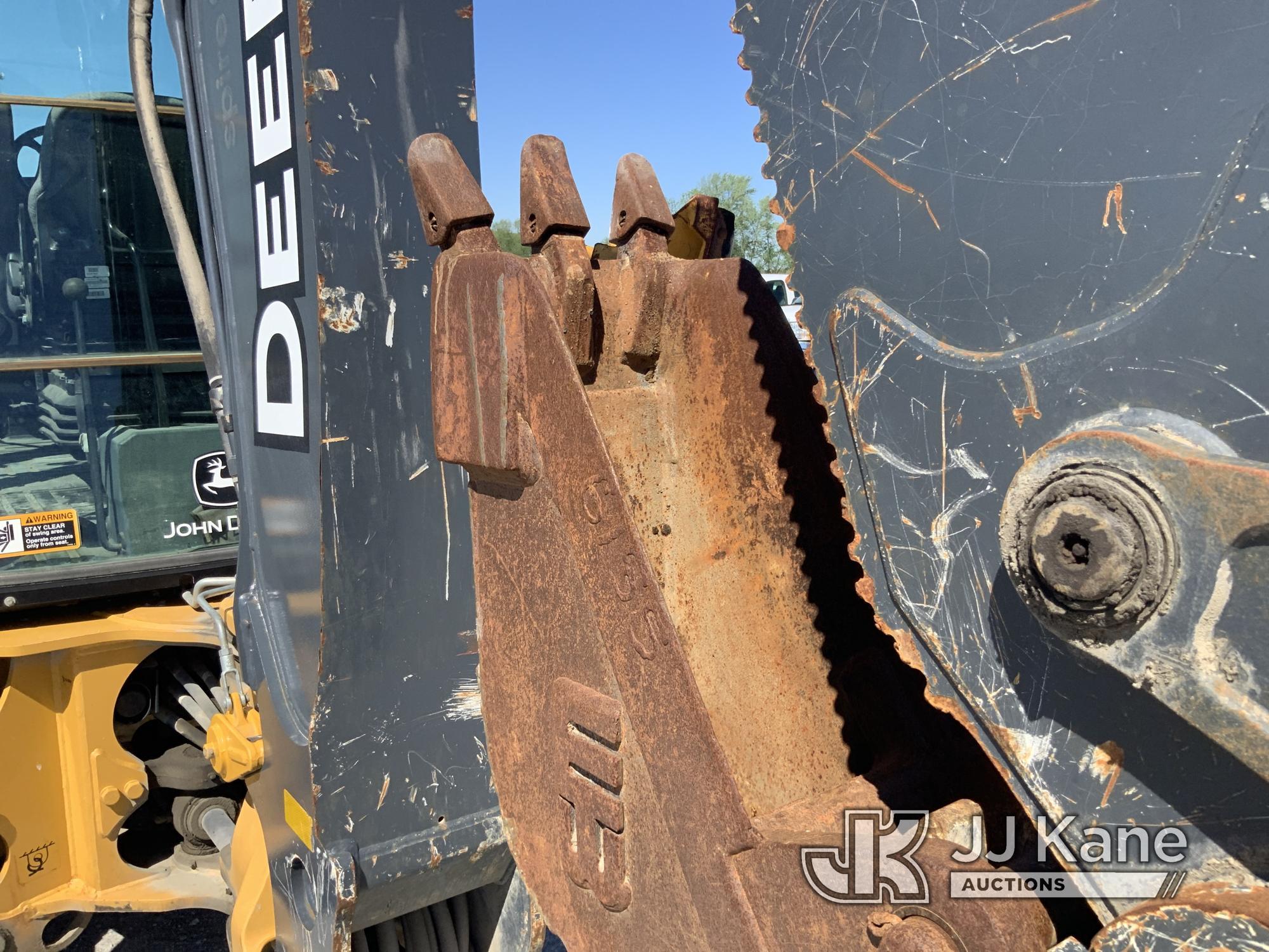 (Hawk Point, MO) John Deere 420L 4x4 Tractor Loader Backhoe Runs & Operates) (Fuel Gauge Fault.