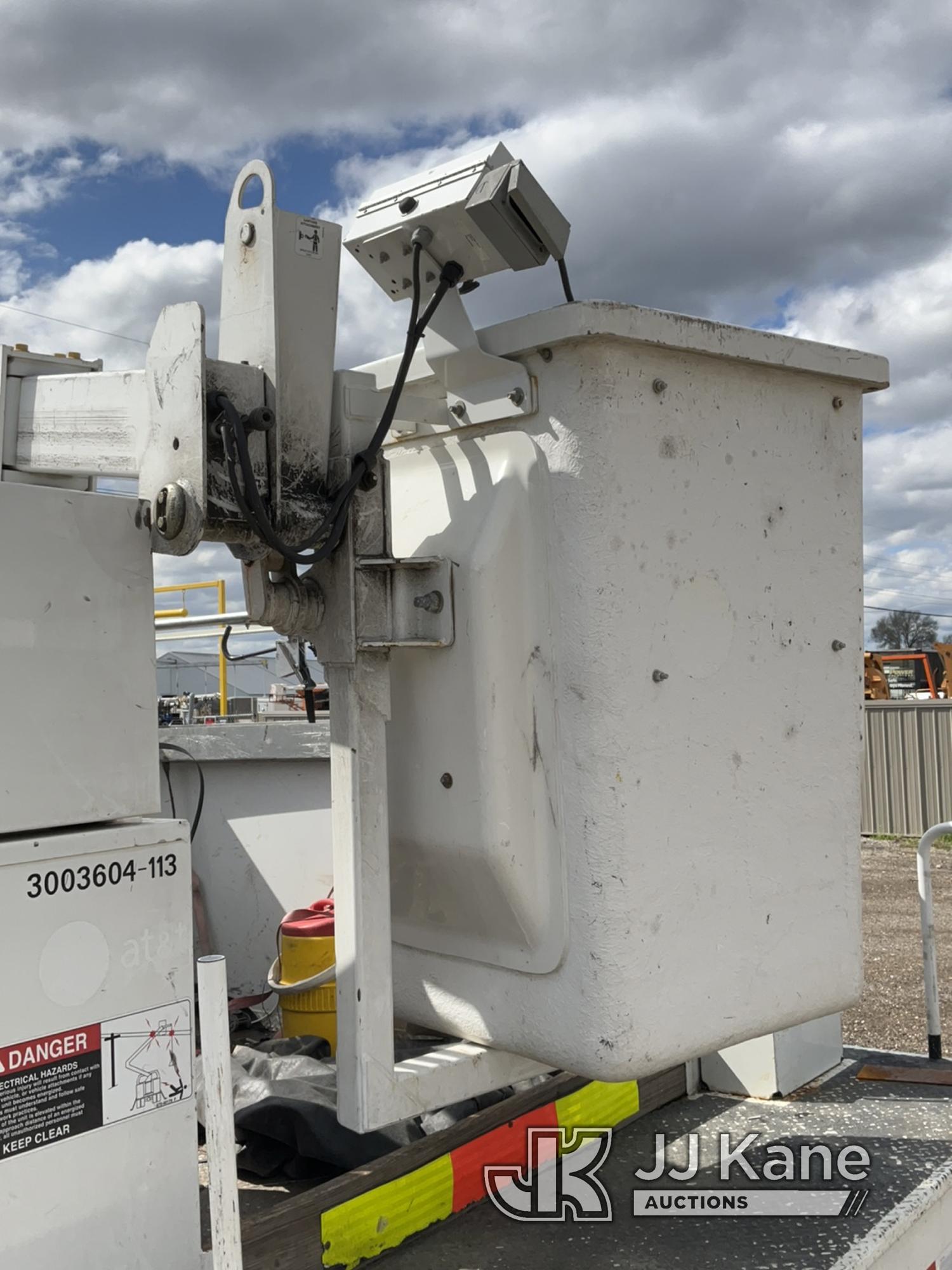 (South Beloit, IL) Altec AT200-A, Telescopic Bucket Truck mounted behind cab on 2013 Ford F450 Servi