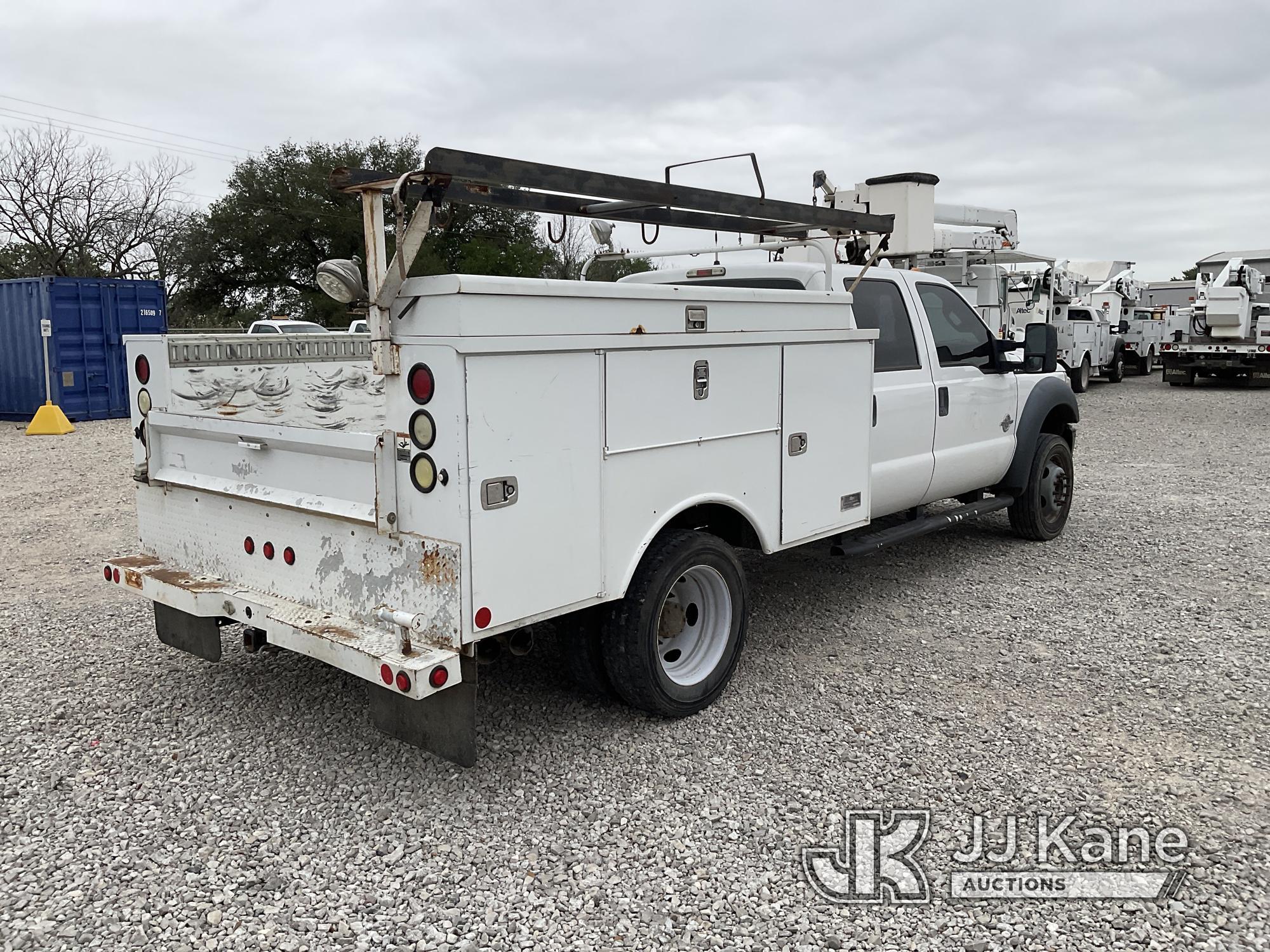 (Johnson City, TX) 2012 Ford F550 4x4 Crew-Cab Service Truck Runs & Moves) (Check Engine Light Is On