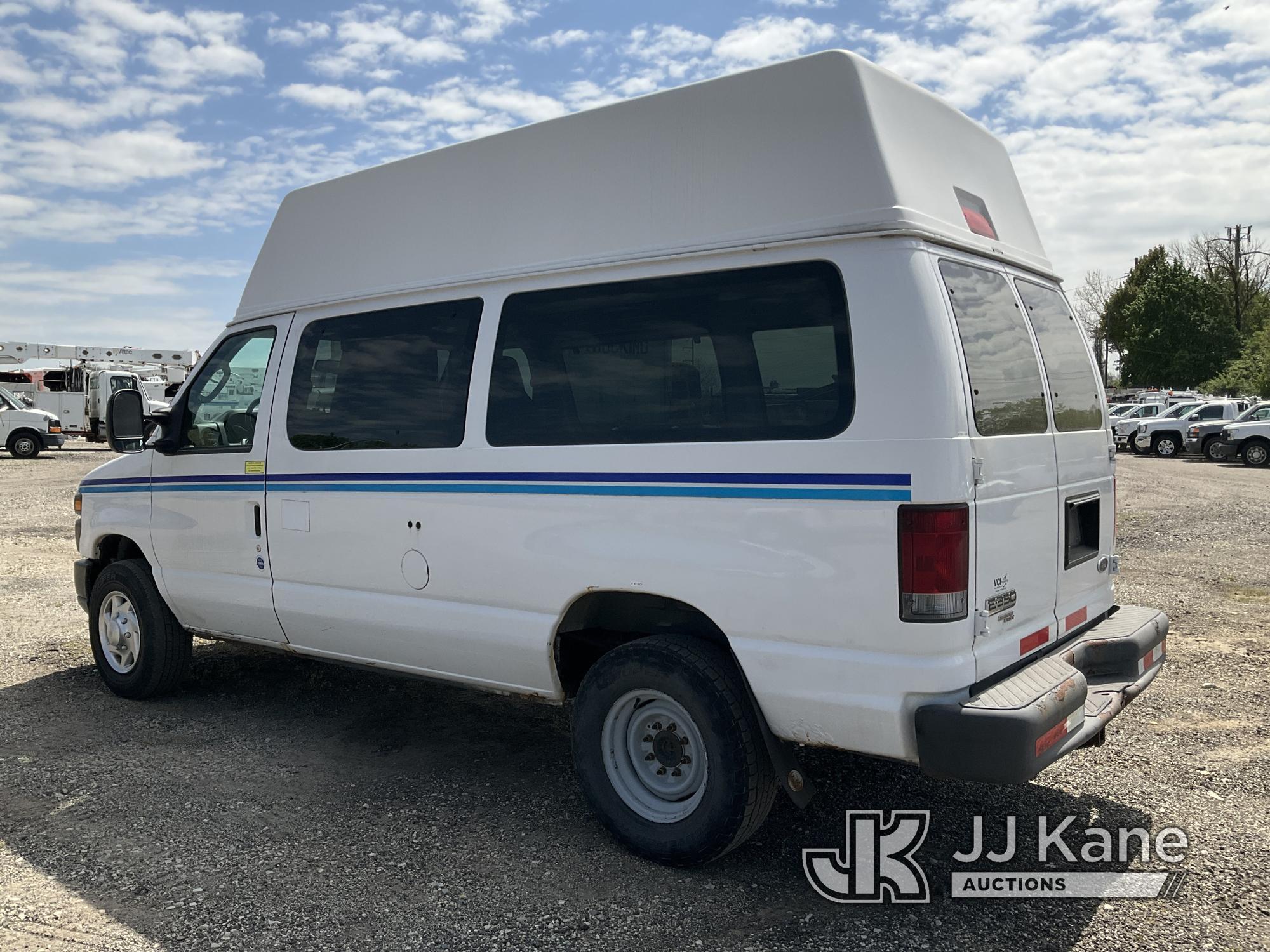 (Plymouth Meeting, PA) 2011 Ford E350 High-Top Window/Cargo Van Runs & Moves, Body & Rust Damage