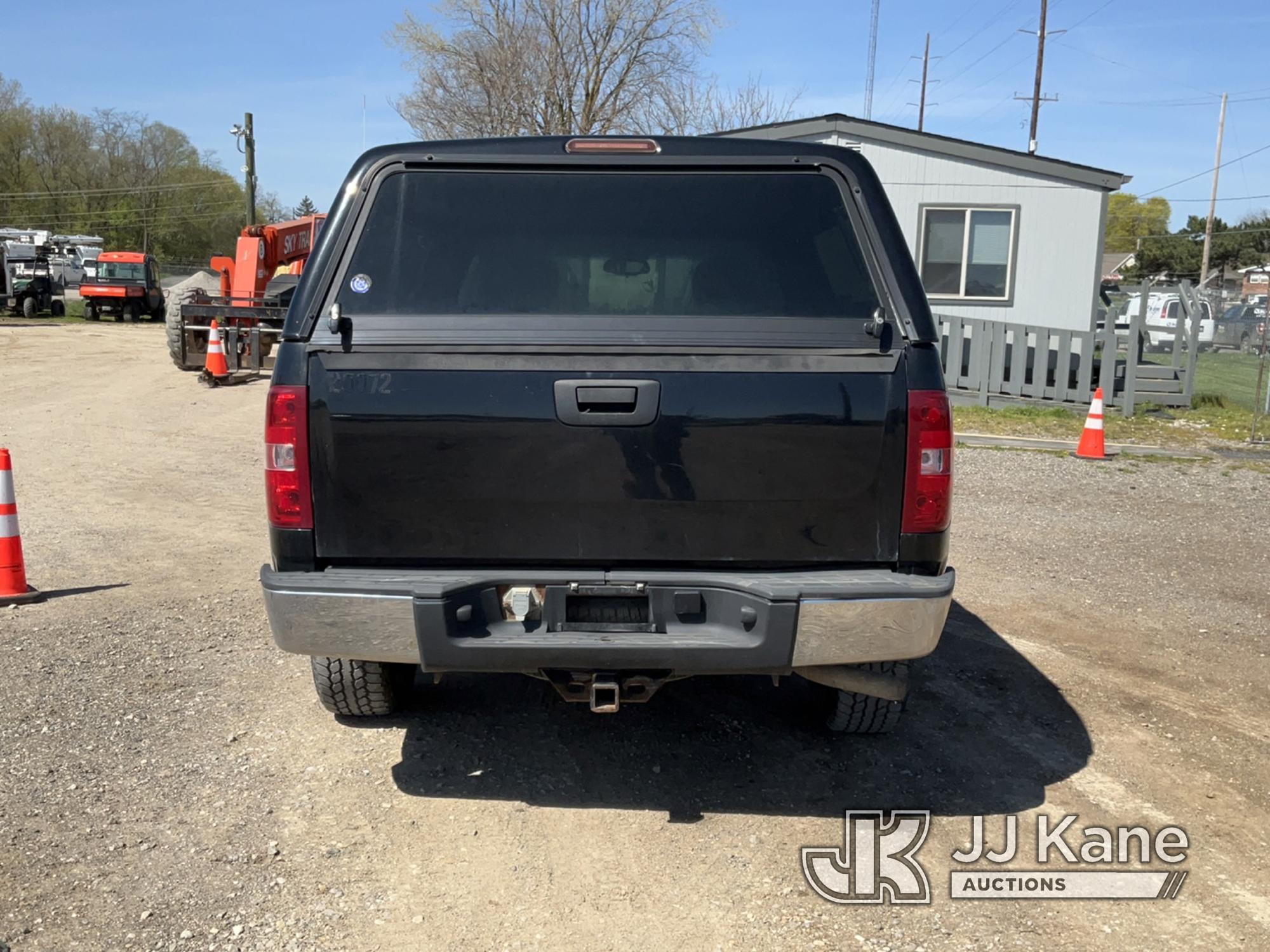 (Charlotte, MI) 2012 Chevrolet Silverado 1500 4x4 Extended-Cab Pickup Truck Runs & Moves) (Jump To S