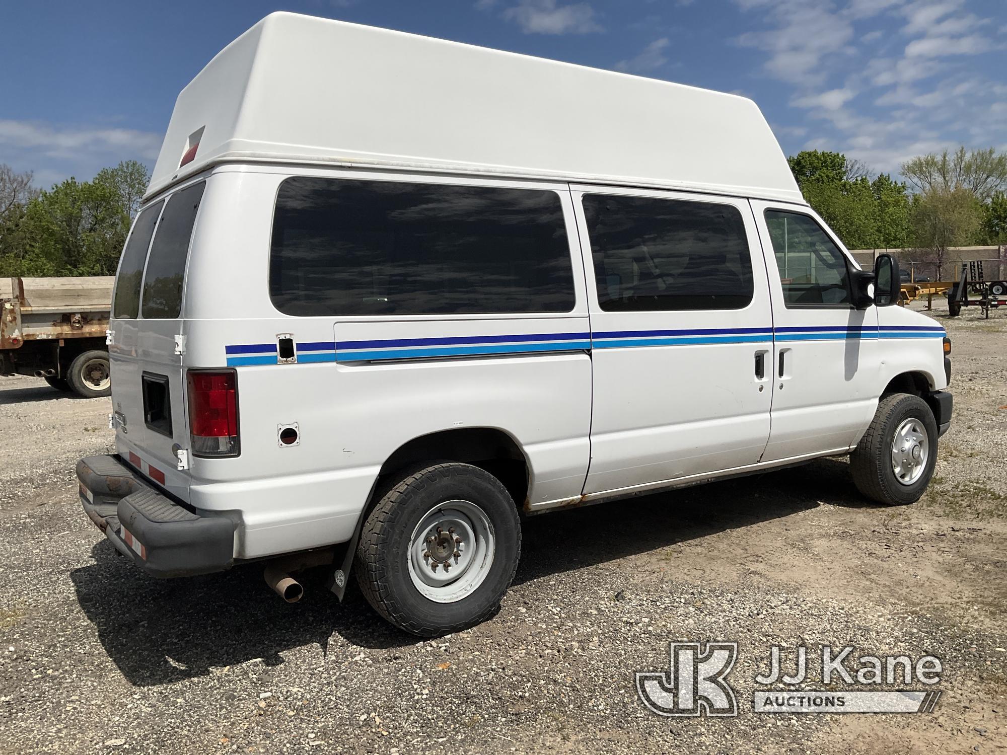 (Plymouth Meeting, PA) 2011 Ford E350 High-Top Window/Cargo Van Runs & Moves, Body & Rust Damage