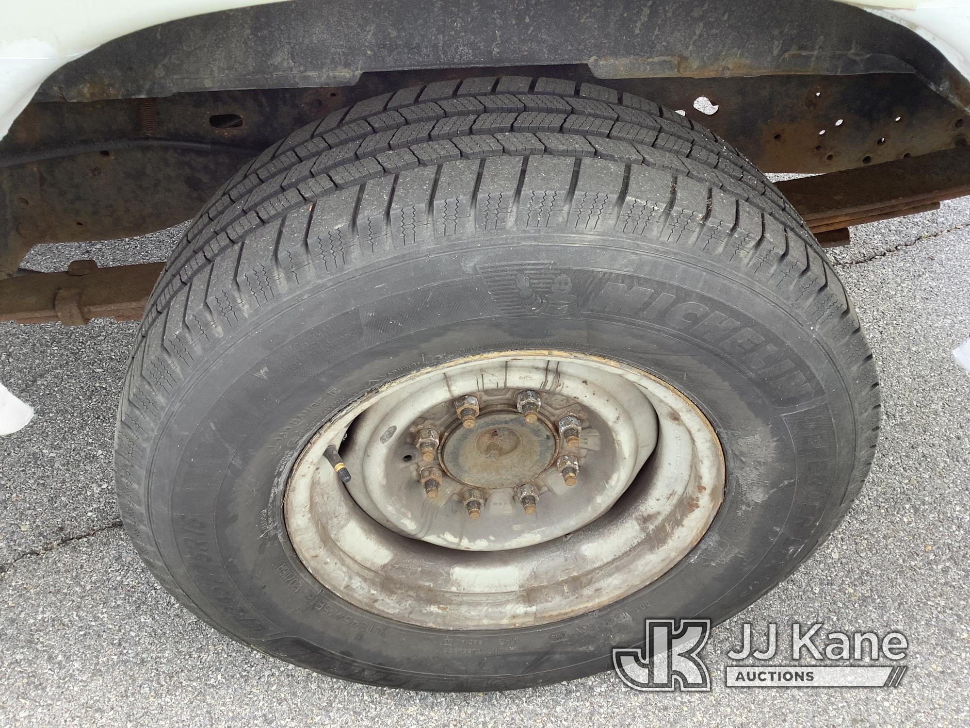 (Chester Springs, PA) 2011 Ford E350 Cargo Van Runs & Moves, Engine Light On, Rust & Body Damage) (I