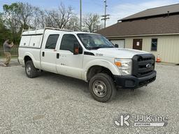 (Fort Wayne, IN) 2015 Ford F250 Crew-Cab Pickup Truck Runs & Moves) (Transmission Leak, Exhaust Leak