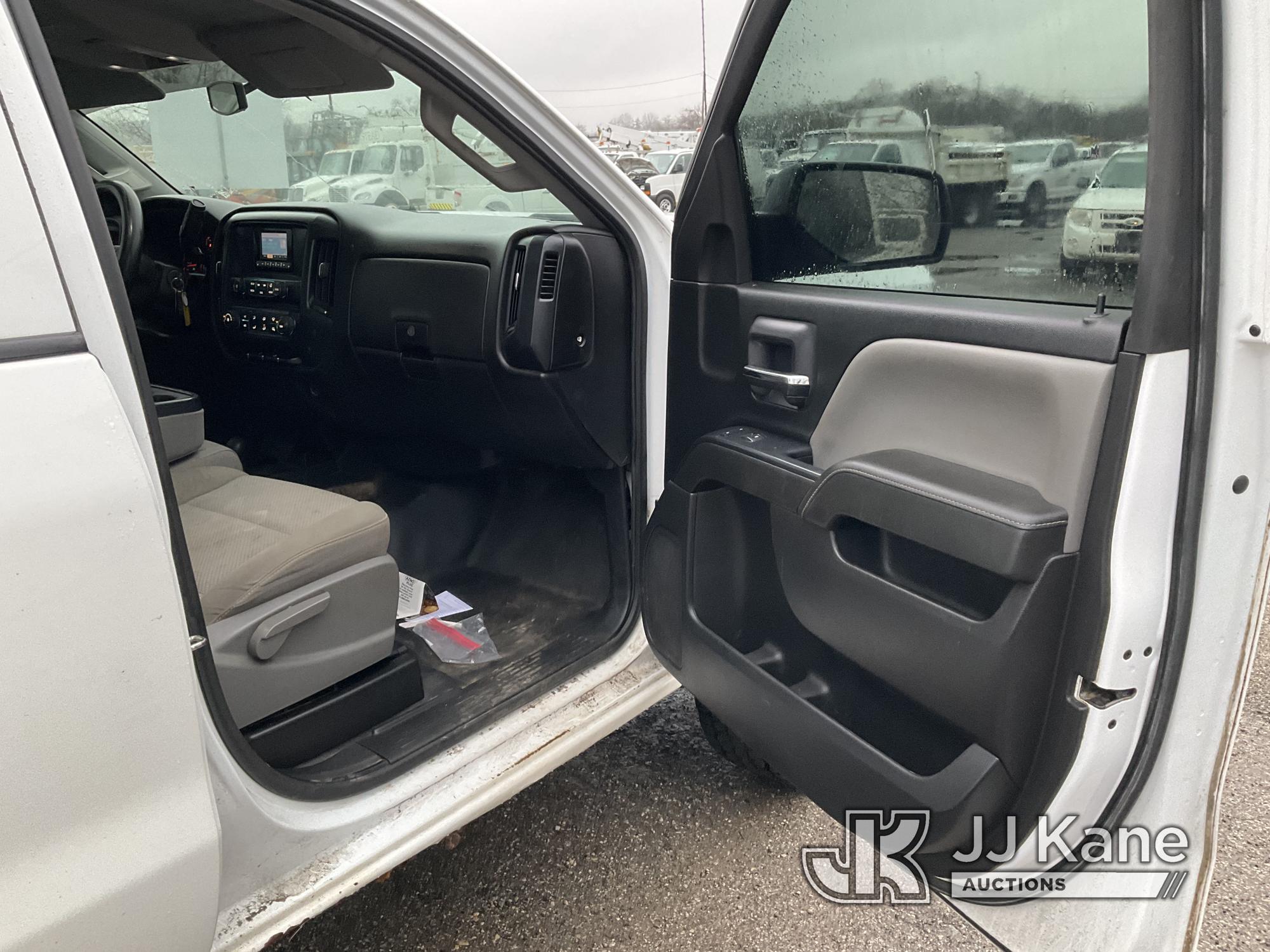 (Plymouth Meeting, PA) 2015 Chevrolet Silverado 2500HD 4x4 Extended-Cab Pickup Truck Runs & Moves, B