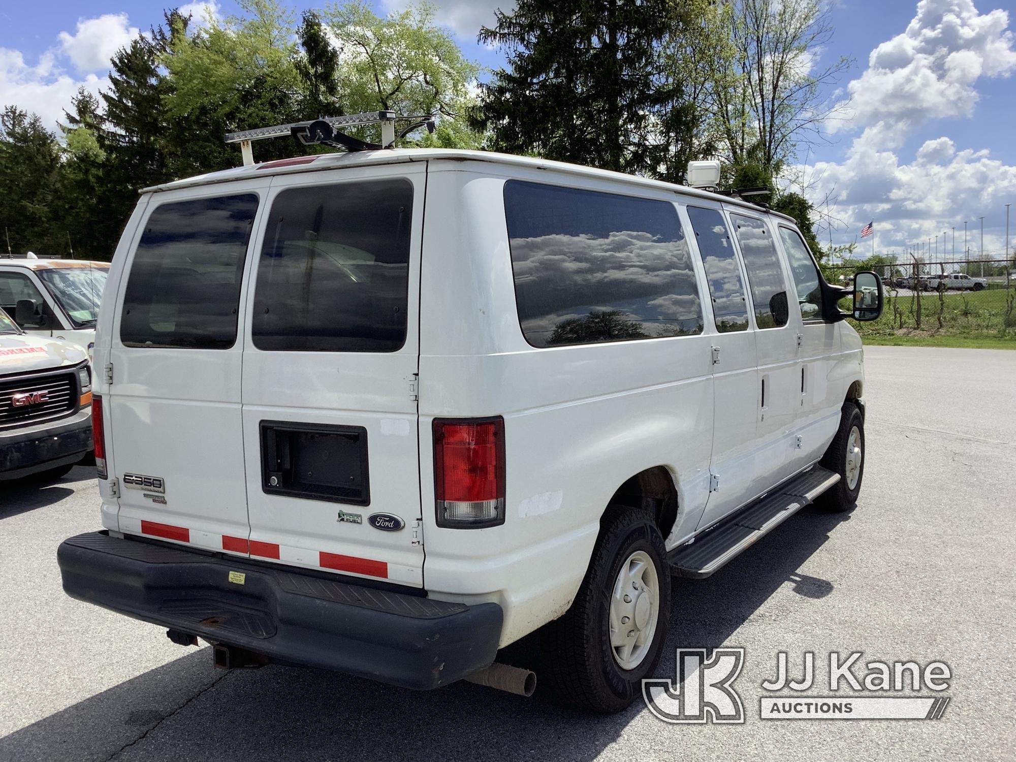 (Chester Springs, PA) 2013 Ford E350 Cargo Van Runs & Moves, Body & Rust Damage) (Inspection and Rem
