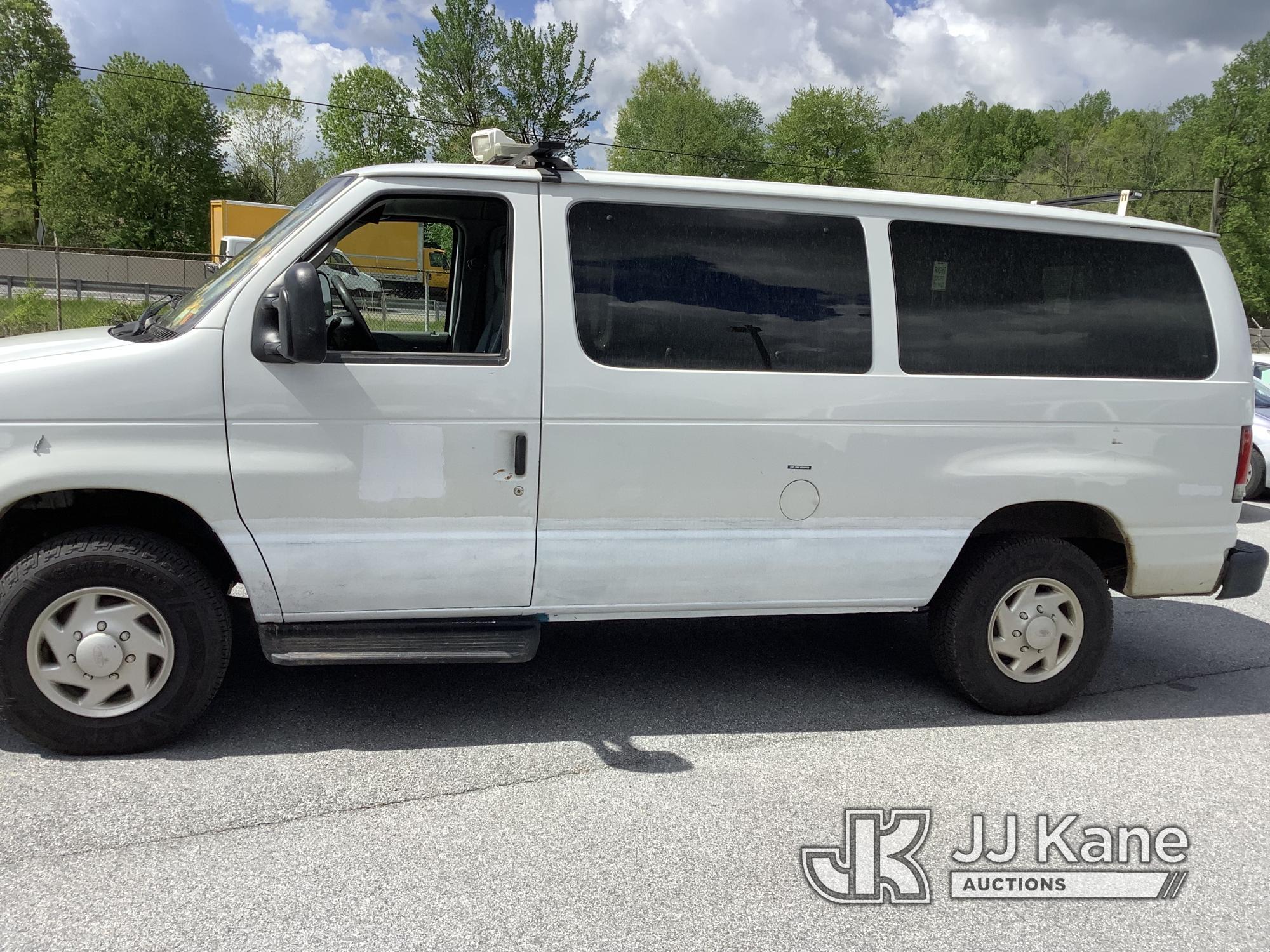 (Chester Springs, PA) 2013 Ford E350 Cargo Van Runs & Moves, Body & Rust Damage) (Inspection and Rem