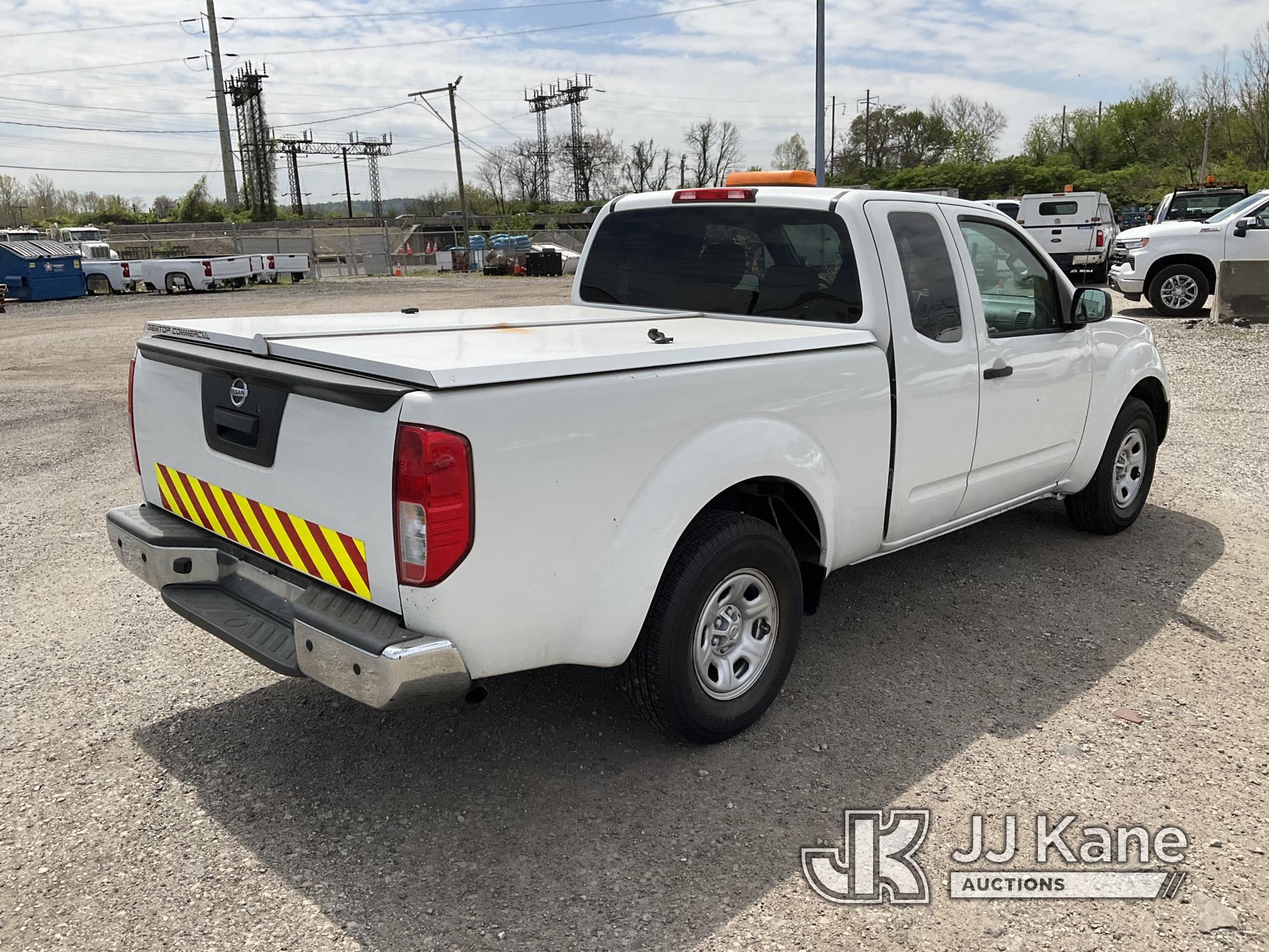 (Plymouth Meeting, PA) 2016 Nissan Frontier Extended-Cab Pickup Truck Bad Engine, Runs & Moves, Body