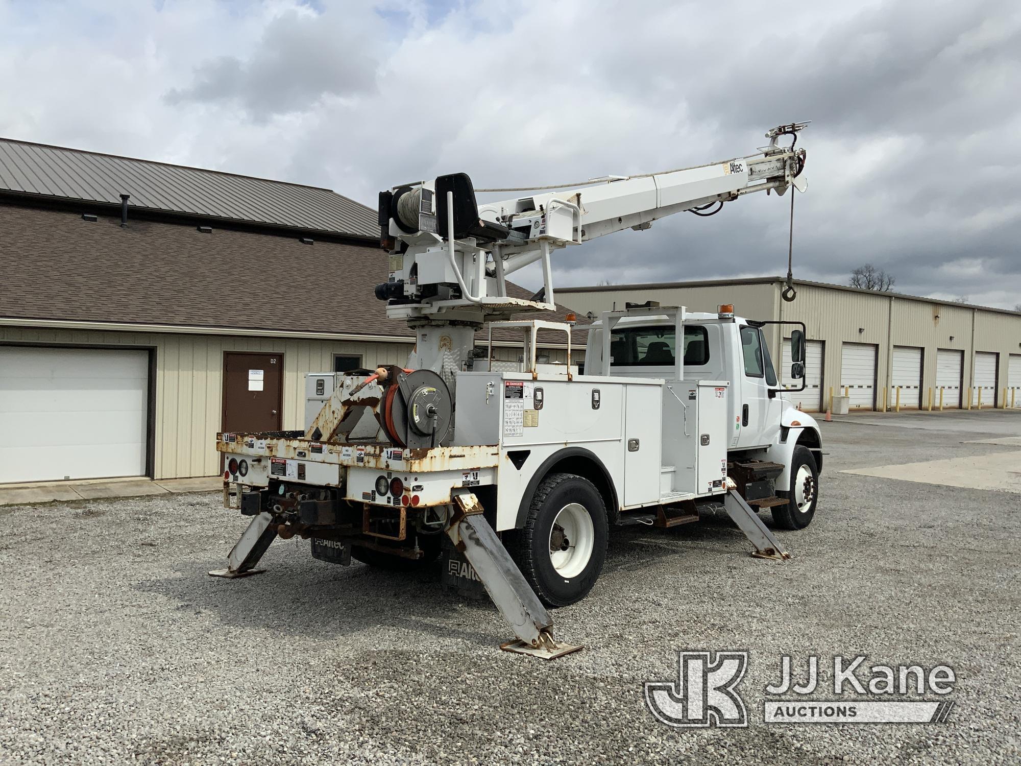 (Fort Wayne, IN) Altec DC47-TR, Digger Derrick rear mounted on 2018 International Durastar 4300 Util