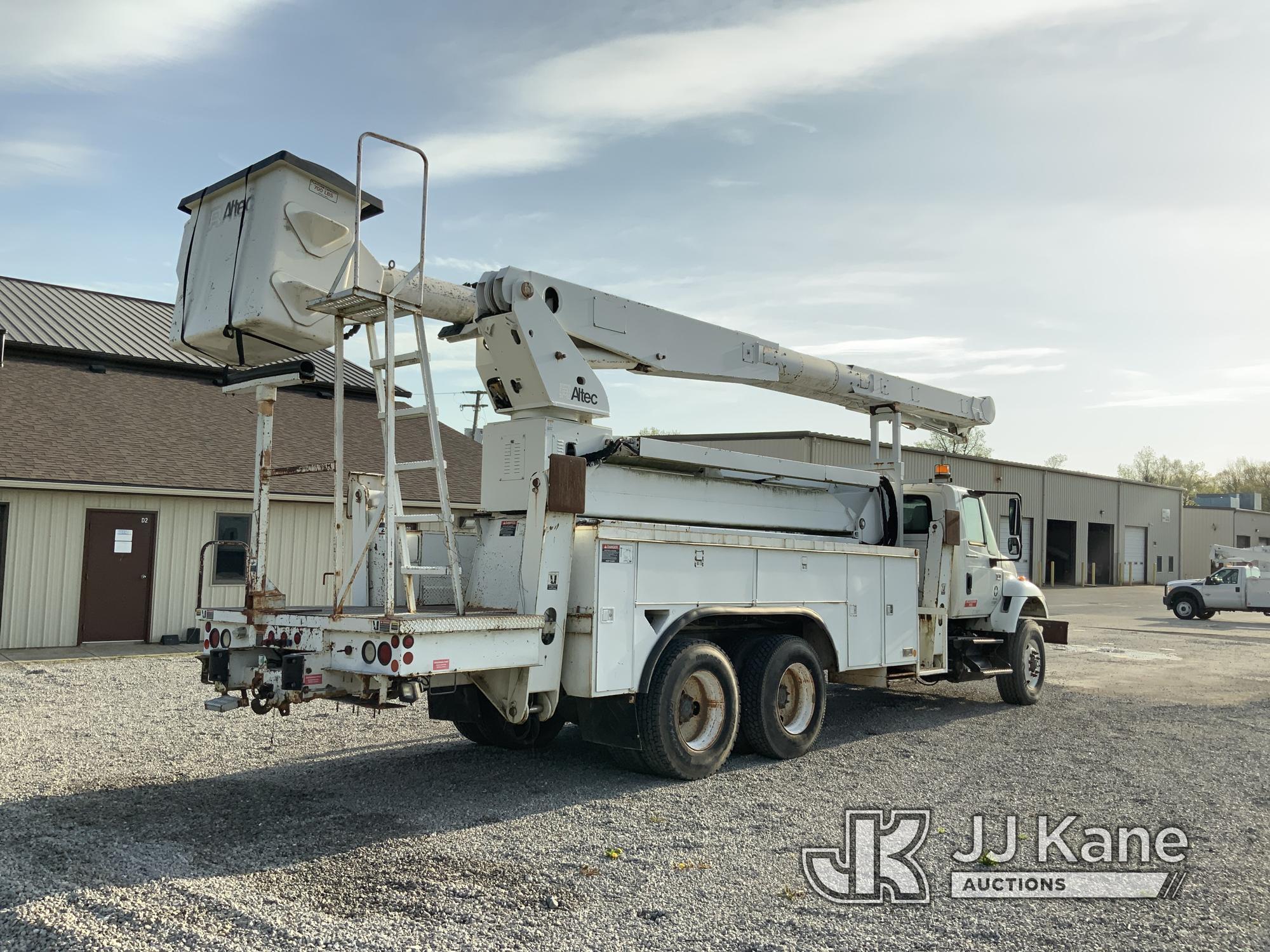 (Fort Wayne, IN) Altec AM900-E100, Over-Center Elevator Bucket Truck mounted behind cab on 2002 Inte